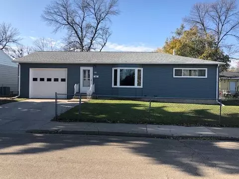 1713 8th Ave W, Williston, ND 58801 photo 1
