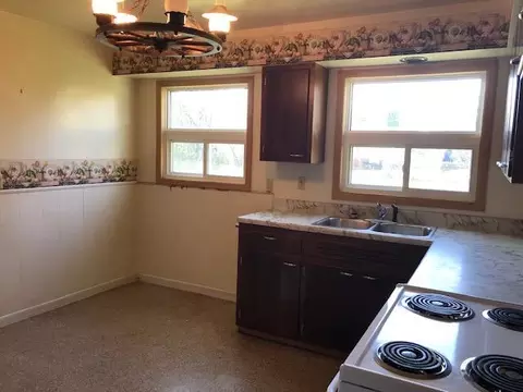 1713 8th Ave W, Williston, ND 58801 photo 9