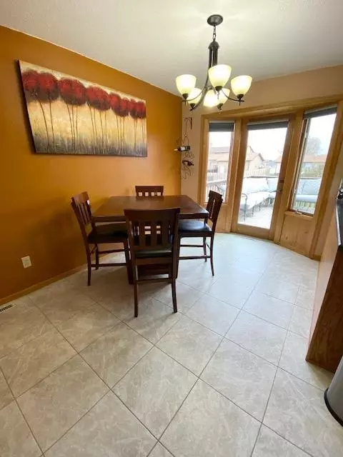 2316 17th Cir W, Williston, ND 58801 photo 5