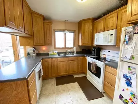 2316 17th Cir W, Williston, ND 58801 photo 8