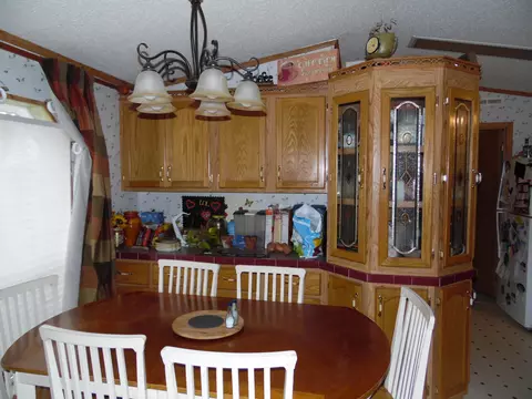 705 27th St W, Williston, ND 58801 photo 7