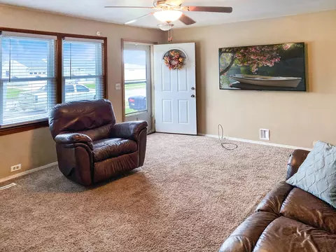 1710 Hillside Ct, Williston, ND 58801 photo 5
