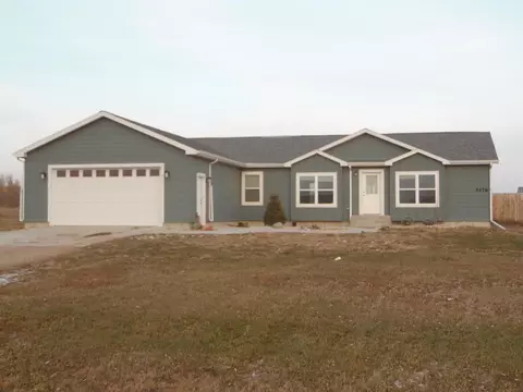 5478 Matthew Ave NW, Williston, ND 58801 photo 1