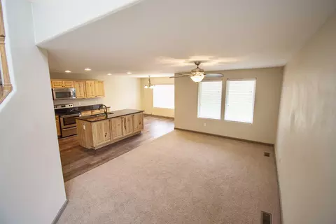 5824 Anna Ave, Williston, ND 58801 photo 11