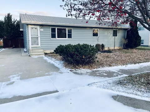 2316 8th Ave E, Williston, ND 58801 photo 1