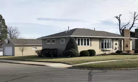 1514 9th Ave W, Williston, ND 58801 photo 4