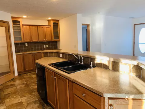 5463 Laurice Ave, Williston, ND 58801 photo 15
