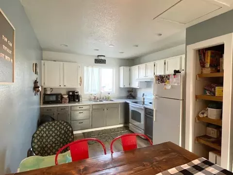 1807 31st St W, Williston, ND 58801 photo 7