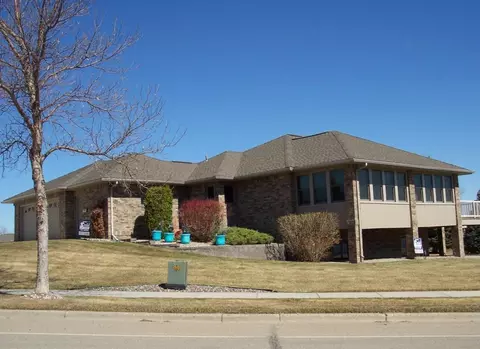 1001 22nd St E, Williston, ND 58801 photo 1