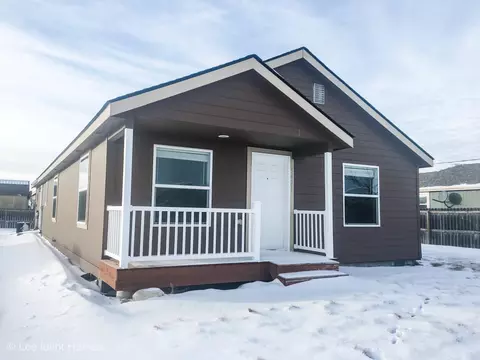 5621 Stoneview Ave, Williston, ND 58801 photo 1