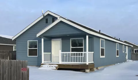 5622 Stoneview Ave, Williston, ND 58801 photo 1
