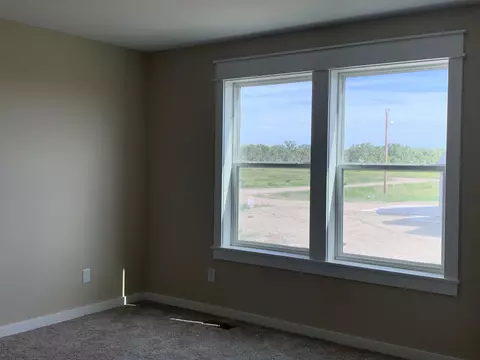 5465 Clear Water Ln, Williston, ND 58801 photo 8