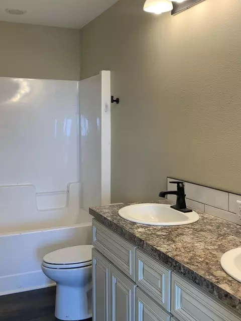 5465 Clear Water Ln, Williston, ND 58801 photo 9