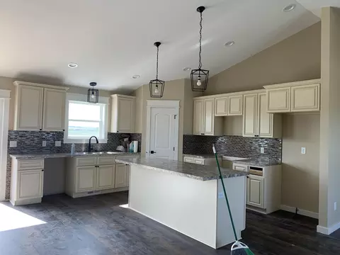 5465 Clear Water Ln, Williston, ND 58801 photo 2