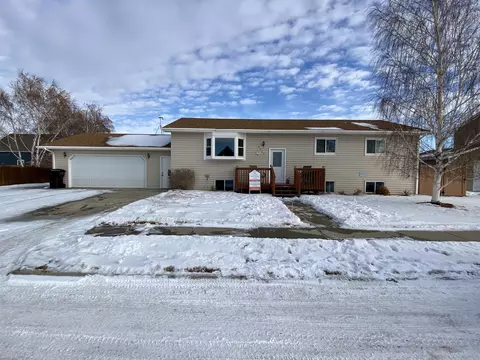 2012 17th Ct W, Williston, ND 58801 photo 1