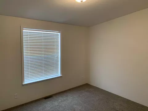 5621 Lukenbill Ave, Williston, ND 58801 photo 11