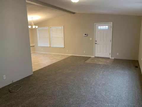 5621 Lukenbill Ave, Williston, ND 58801 photo 8