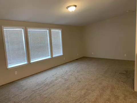 5621 Lukenbill Ave, Williston, ND 58801 photo 7