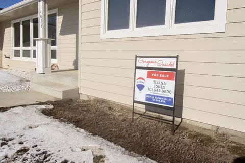 14033 Lakeview Dr, Williston, ND 58801 photo 39