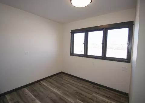 14033 Lakeview Dr, Williston, ND 58801 photo 18