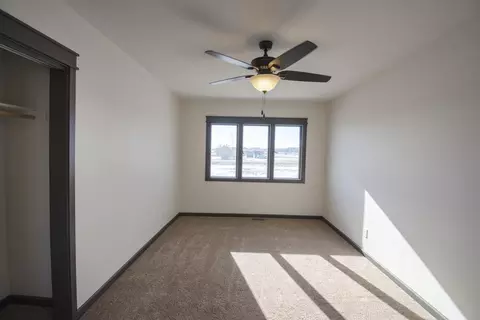 14033 Lakeview Dr, Williston, ND 58801 photo 25