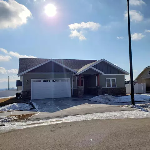 602 70th St E, Williston, ND 58801 photo 1