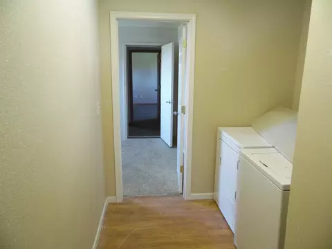 14032 Madison Ln, Williston, ND 58801 photo 9