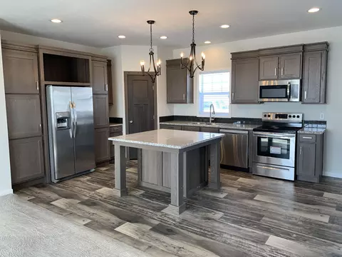 14721 Mortenson St, Williston, ND 58801 photo 3
