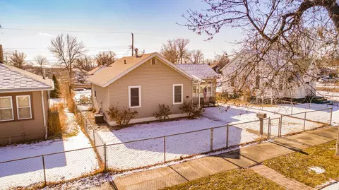 619 4th St W, Williston, ND 58801 photo 1