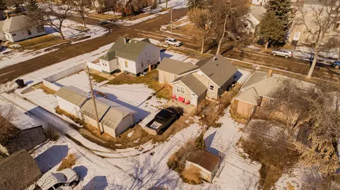 619 4th St W, Williston, ND 58801 photo 4