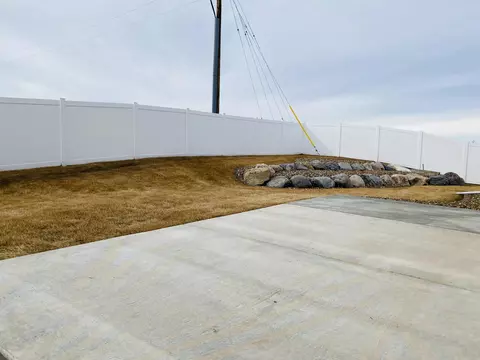 6917 University Ave N, Williston, ND 58801 photo 17