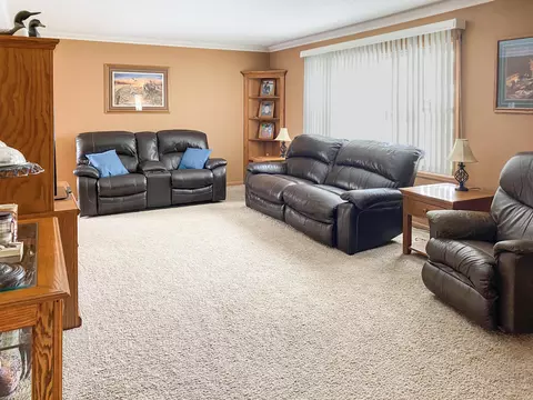 1109 2nd Ave E, Williston, ND 58801 photo 5