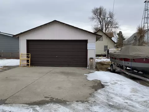 919 5th Ave W, Williston, ND 58801 photo 9