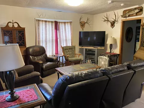 919 5th Ave W, Williston, ND 58801 photo 2