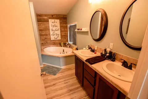 5617 Stoneview Ave, Williston, ND 58801 photo 25