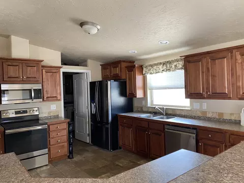 5503 Kingston Ave, Williston, ND 58801 photo 11
