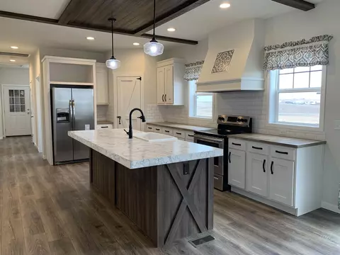 14747 Baxter St, Williston, ND 58801 photo 3