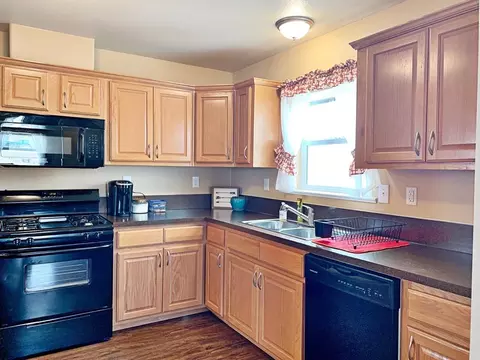 13785 Marions Ridge Rd, Williston, ND 58801 photo 9