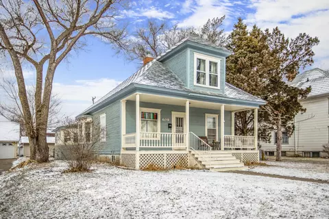 609 2nd Ave E, Williston, ND 58801 photo 1