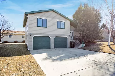 1914 13th Ave W, Williston, ND 58801 photo 1