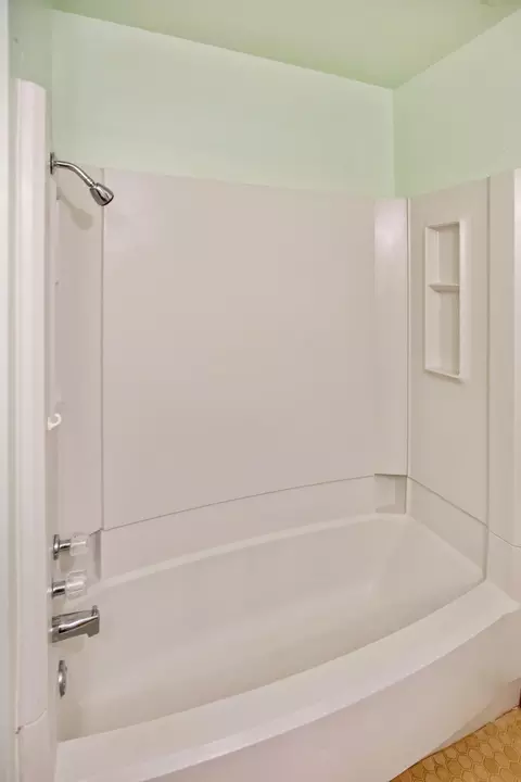 1914 13th Ave W, Williston, ND 58801 photo 9