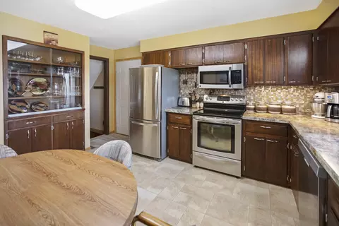 1610 10th St W, Williston, ND 58801 photo 6