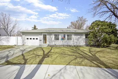 1610 10th St W, Williston, ND 58801 photo 1