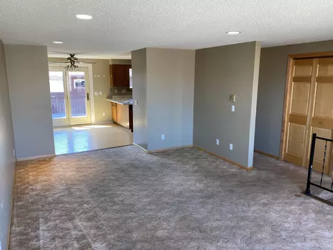 1809 10th Ave E, Williston, ND 58801 photo 4