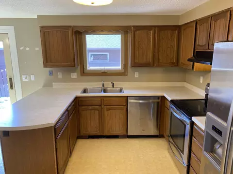 1809 10th Ave E, Williston, ND 58801 photo 11