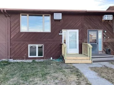 1809 10th Ave E, Williston, ND 58801 photo 2