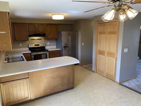 1809 10th Ave E, Williston, ND 58801 photo 10
