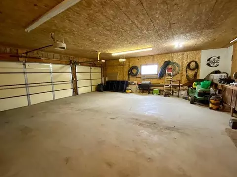 208 32nd Ave W, Williston, ND 58801 photo 24
