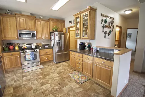 1703 30th St W, Williston, ND 58801 photo 14