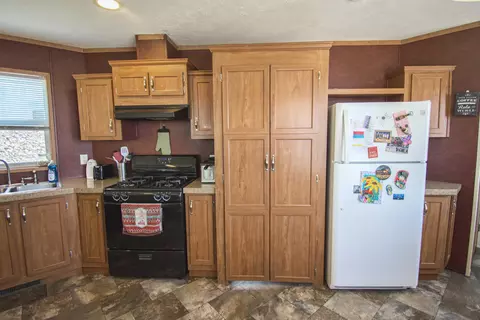 14272 Painted Woods Dr, Williston, ND 58801 photo 22